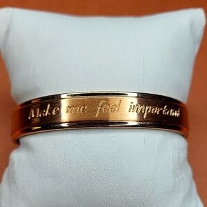 Mary Kay Elegant Gold Bracelet